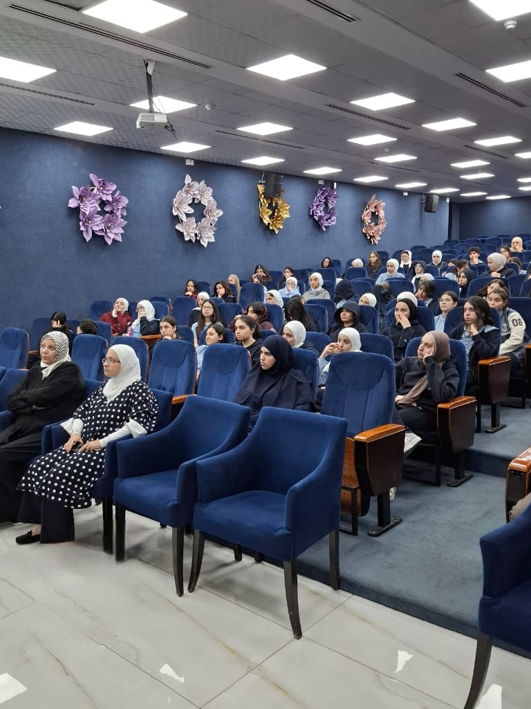 محاضرة توعوية بعنوان (الكشف المبكر عن سرطان الثدي- وعيك حياة)